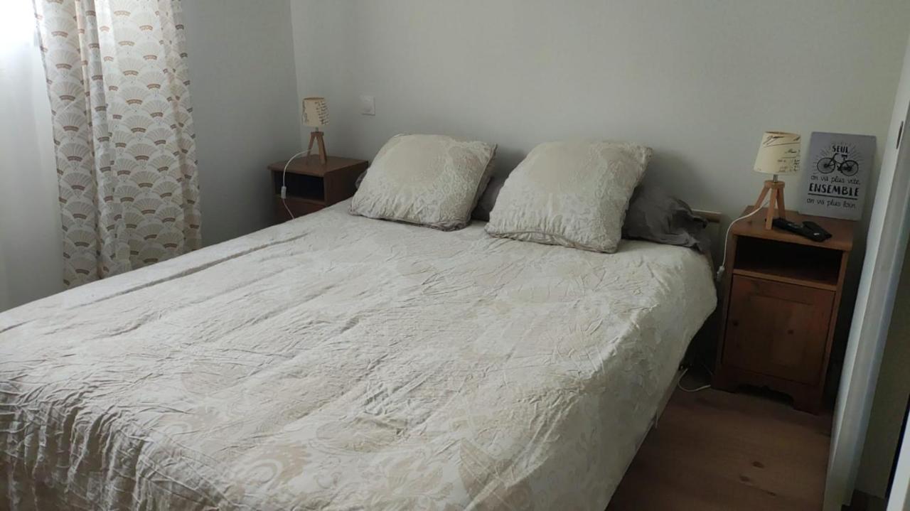 Ferienwohnung Location Chambre Taden Exterior foto